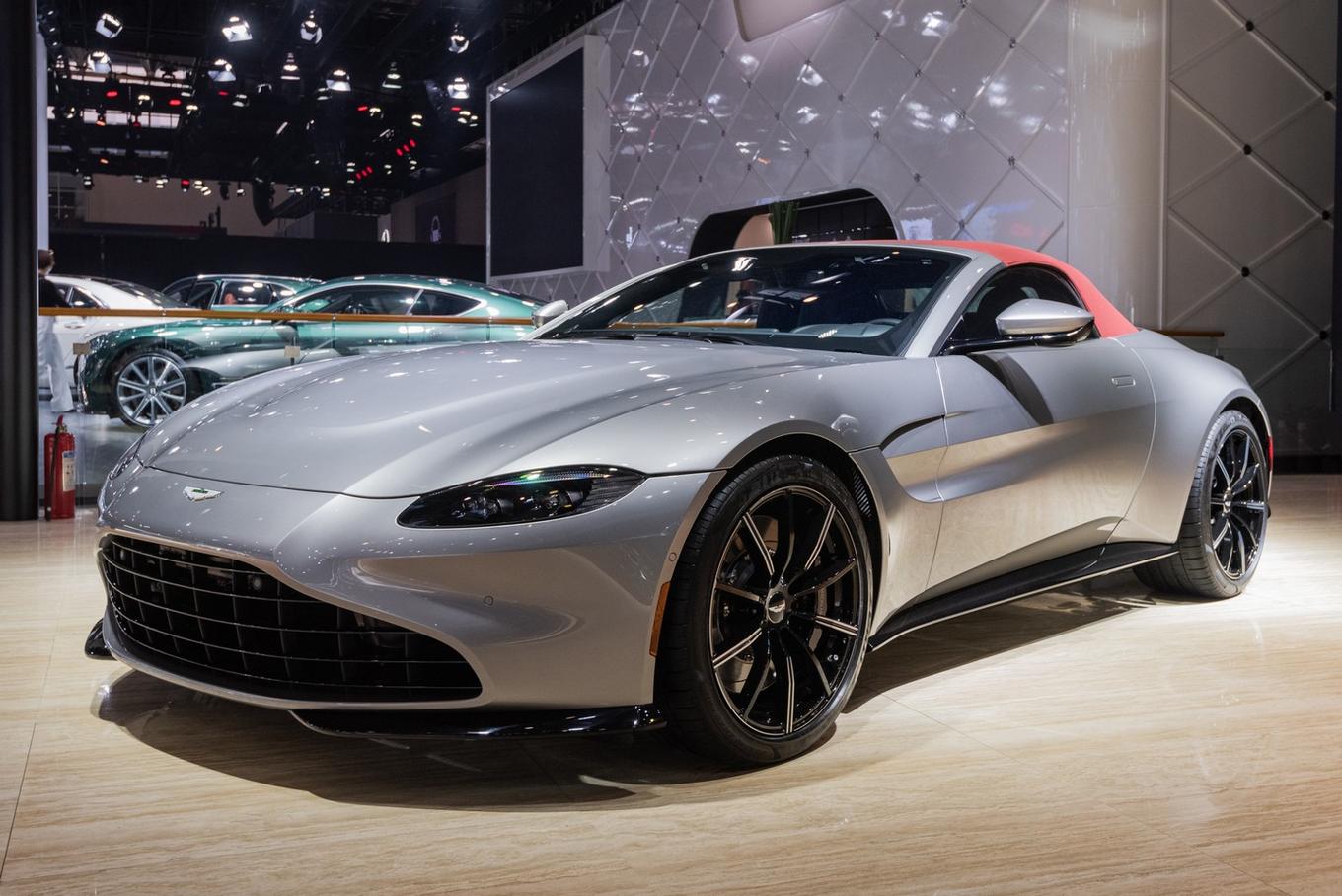 全新软顶敞篷双座跑车vantage roadster
