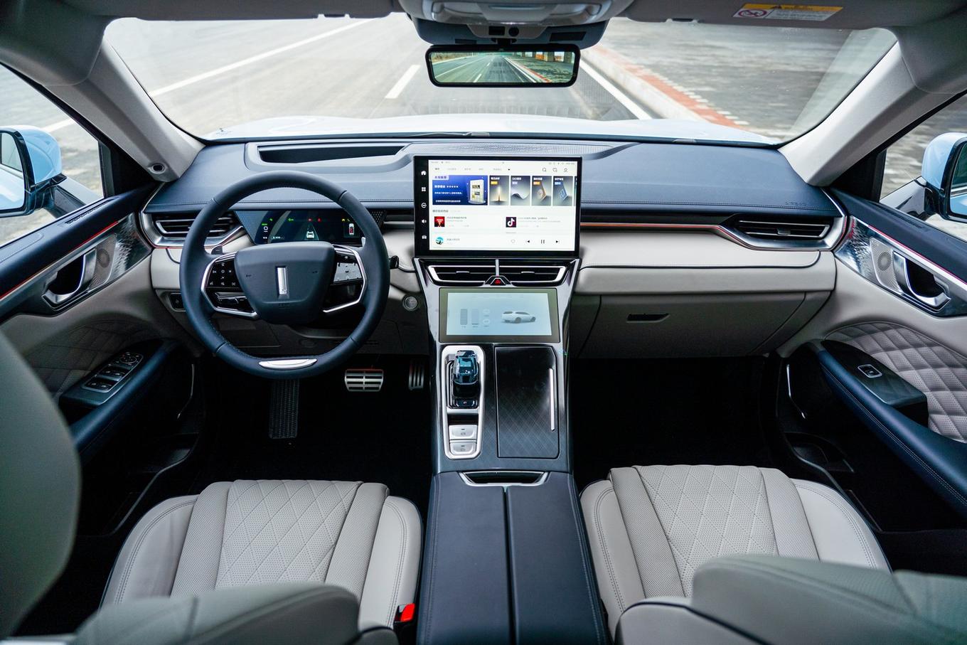 基石初成,wey摩卡首次场地测试