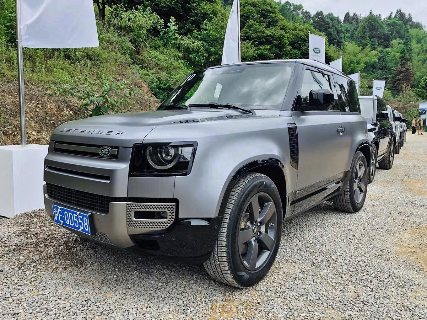 硬派路虎的软实力全新卫士90演绎短轴也疯狂