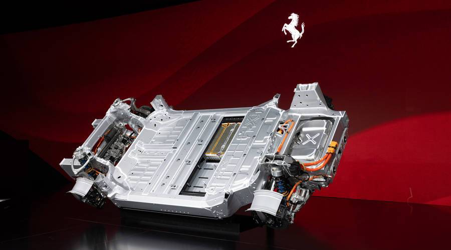 完善布局勇闯新赛道，法拉利开造纯电跑车