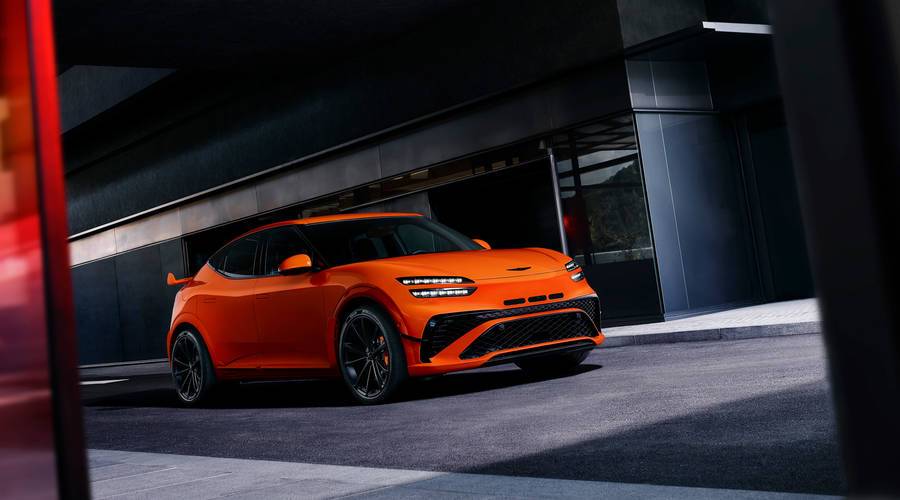  转身“高性能豪华”定位，捷尼赛思为未来十年划道