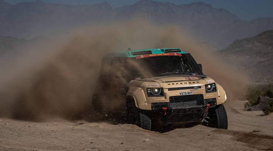 路虎卫士达喀尔隆重登场，2026世界越野拉力锦标赛开跑